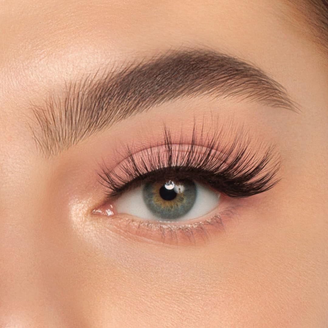 Ultra Fluffy Eyelashes Premium Quality for All Eye Shapes Soft Cotton Band 15X Reusable VEGAN Natural Eyelashes for a Dreamy Eye Look (Keeping It Hot)