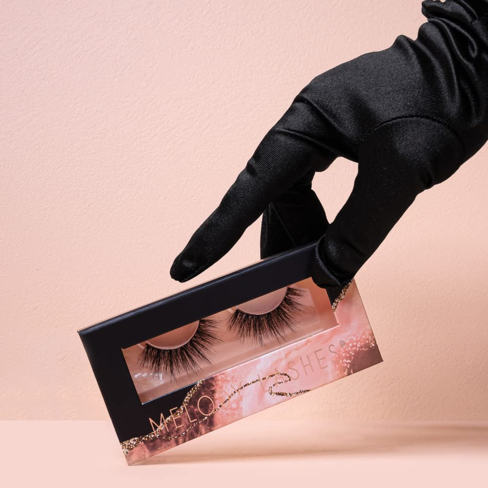 Ultra Fluffy Eyelashes Premium Quality for All Eye Shapes Soft Cotton Band 15X Reusable VEGAN Natural Eyelashes for a Dreamy Eye Look (Keeping It Hot)